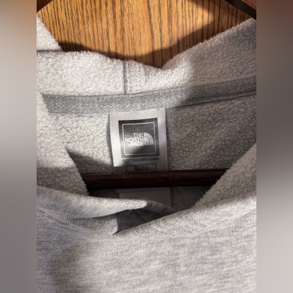 North Face Boys Graphic Hoodie - Picture 3 of 5